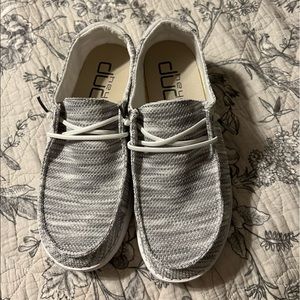 Hey Dude’s Wendy Sox in Glacier Grey size 7. Like new. Worn once.